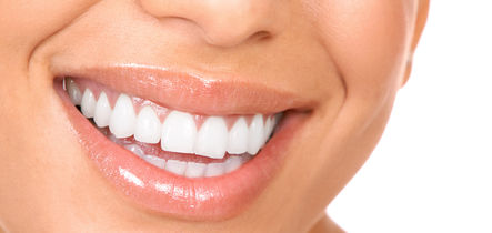 Come bien alimentos para unos dientes blancos